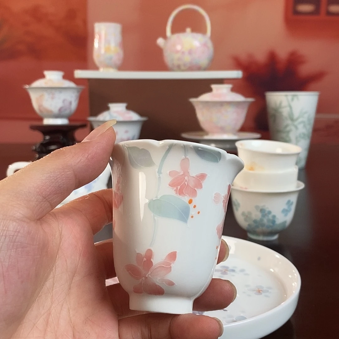 倒挂金钟品茗杯手绘釉下高温