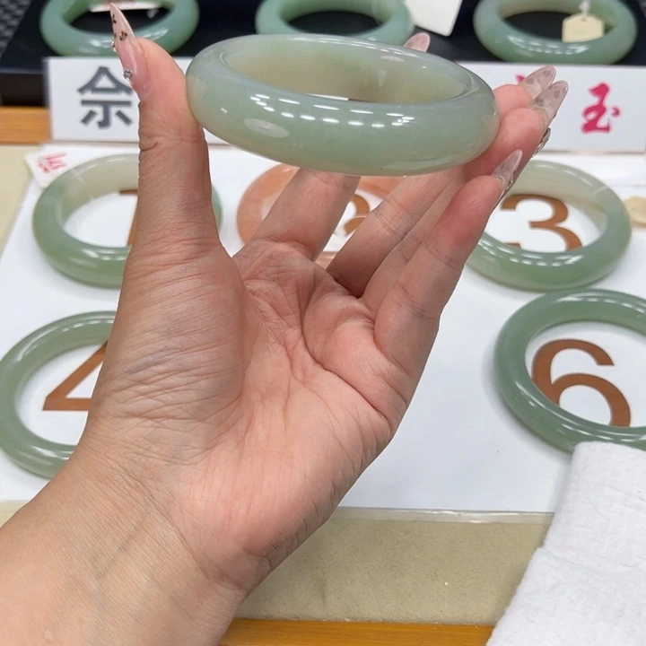 石英质玉手镯未镶嵌简***@