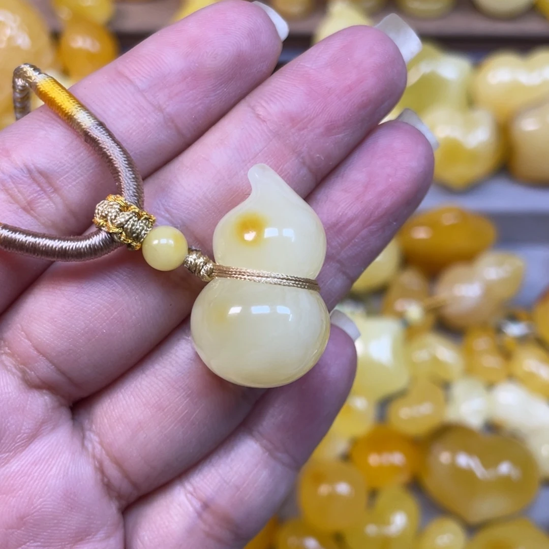 琥珀未镶嵌珠宝奇石