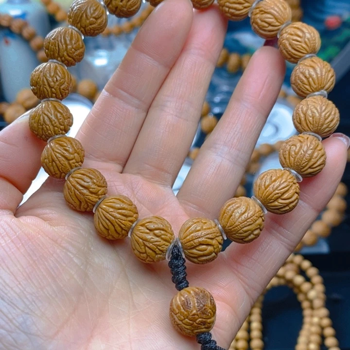 桃核手串1.35555555555555