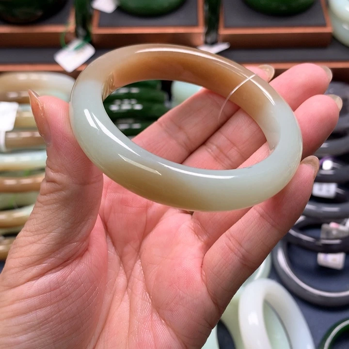 【闪购商品】未镶嵌手镯和田玉
