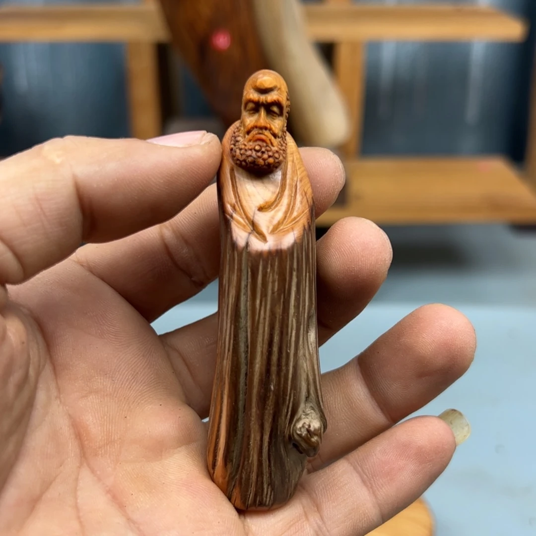 _***伟木崖柏木摆件手把件