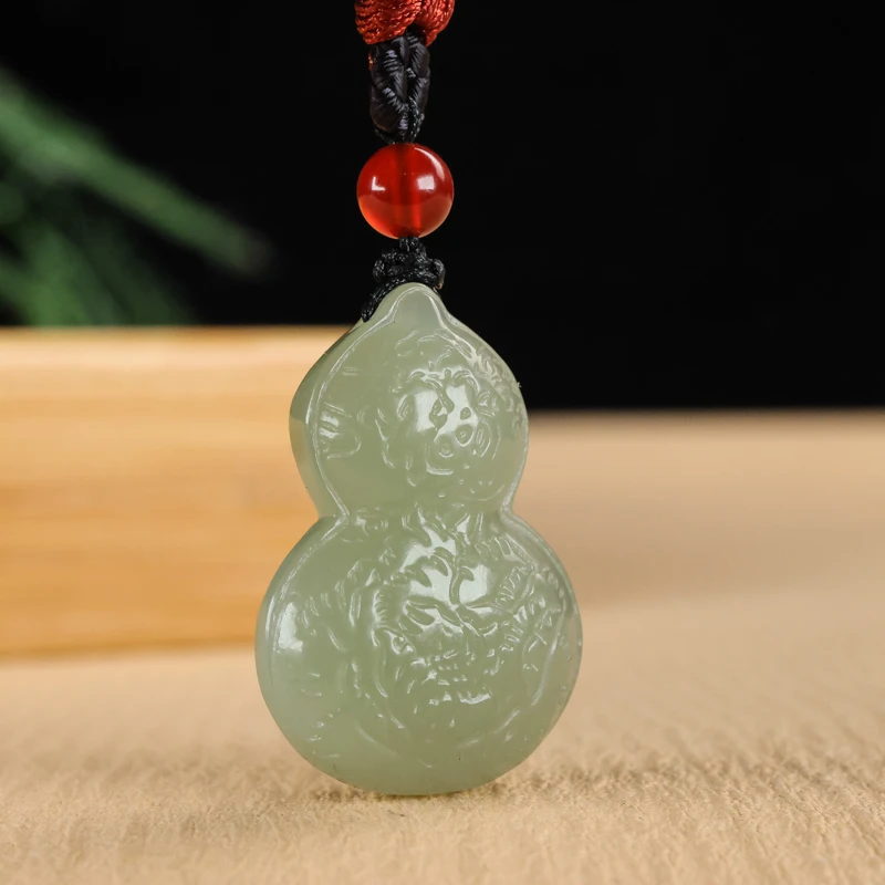 和田玉湖水绿福禄葫芦温润玉质时尚百搭饰品