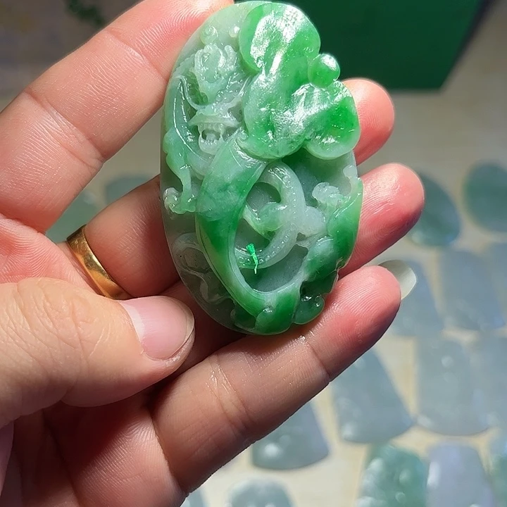 定制翡翠未镶嵌翡翠