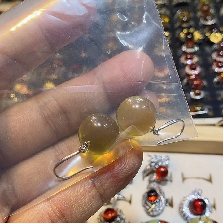 琥珀颈饰未镶嵌H****a一