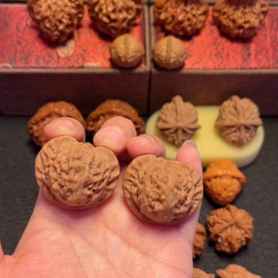 寻***风文玩核桃吊坠玉玺宫灯