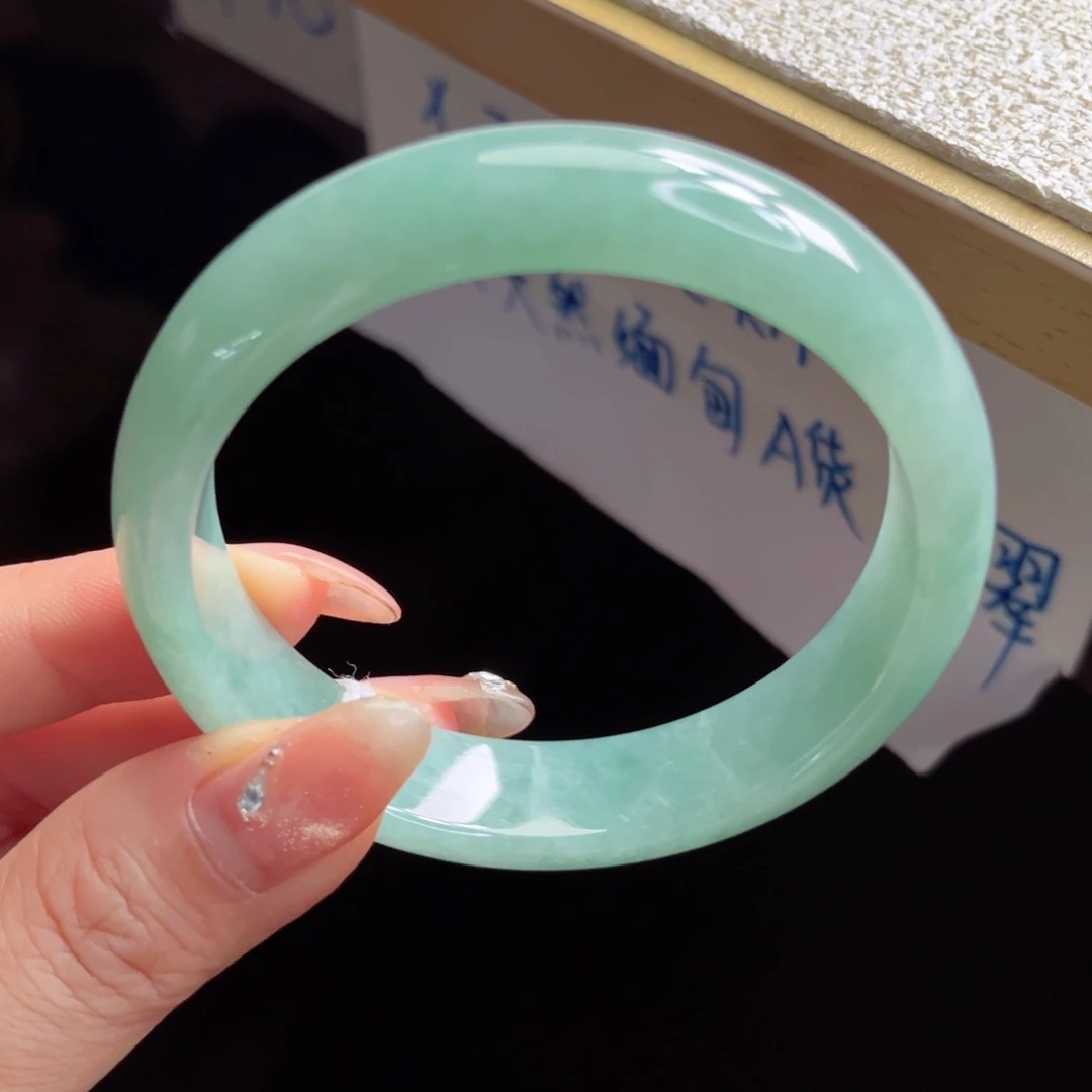 翡翠未镶嵌手镯手镯