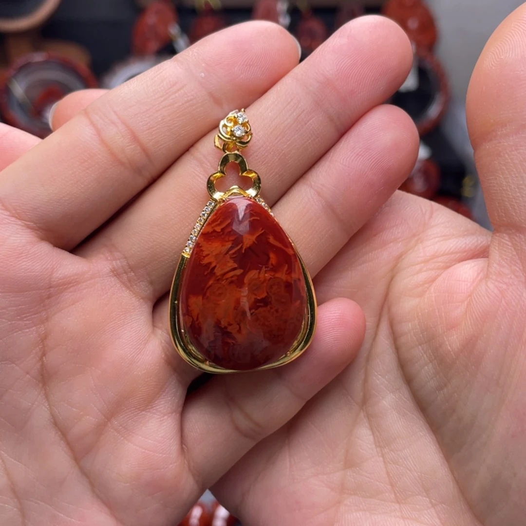 【闪购商品】银S925镶嵌妖火焰水滴吊坠南红玛瑙