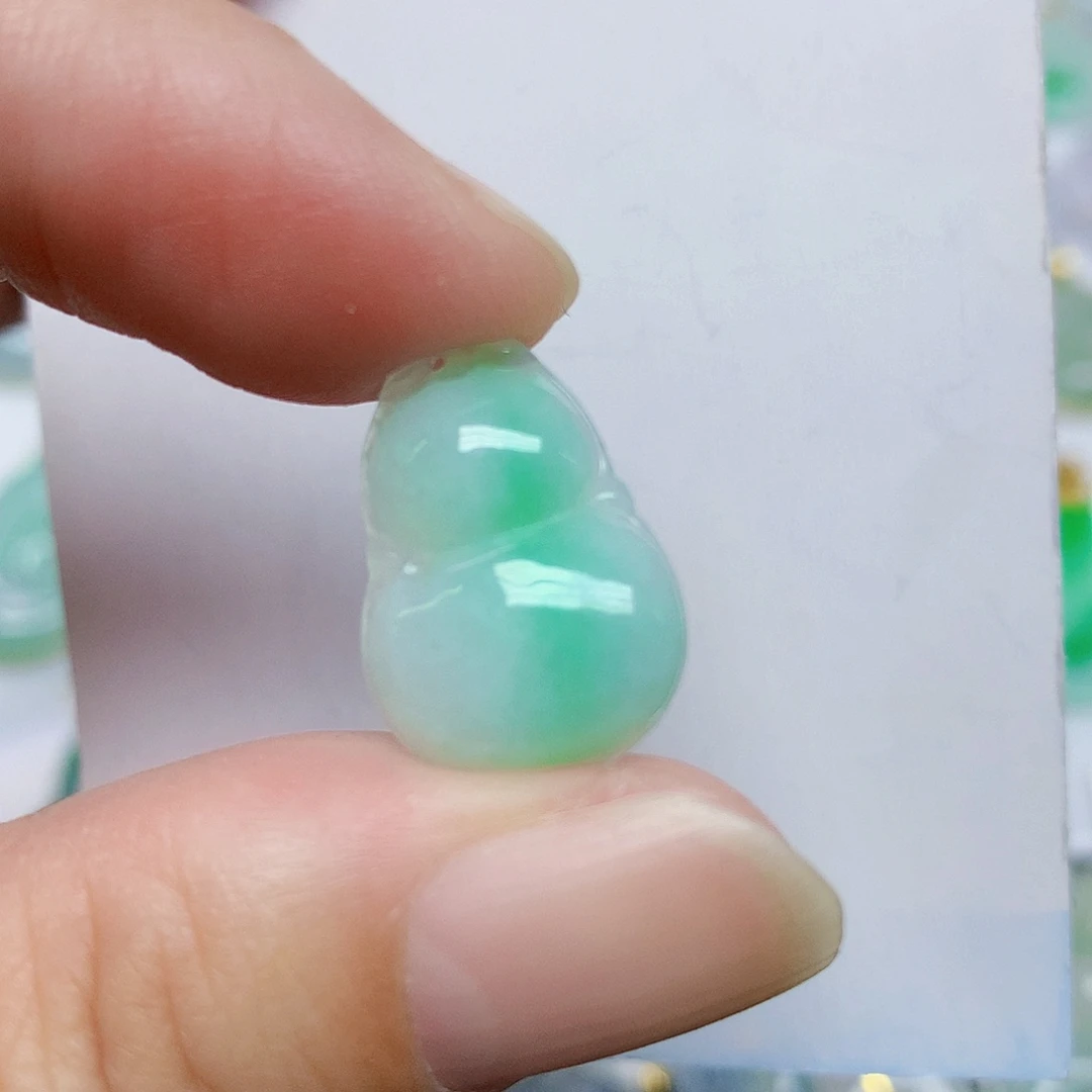 翡翠未镶嵌颈饰4567888