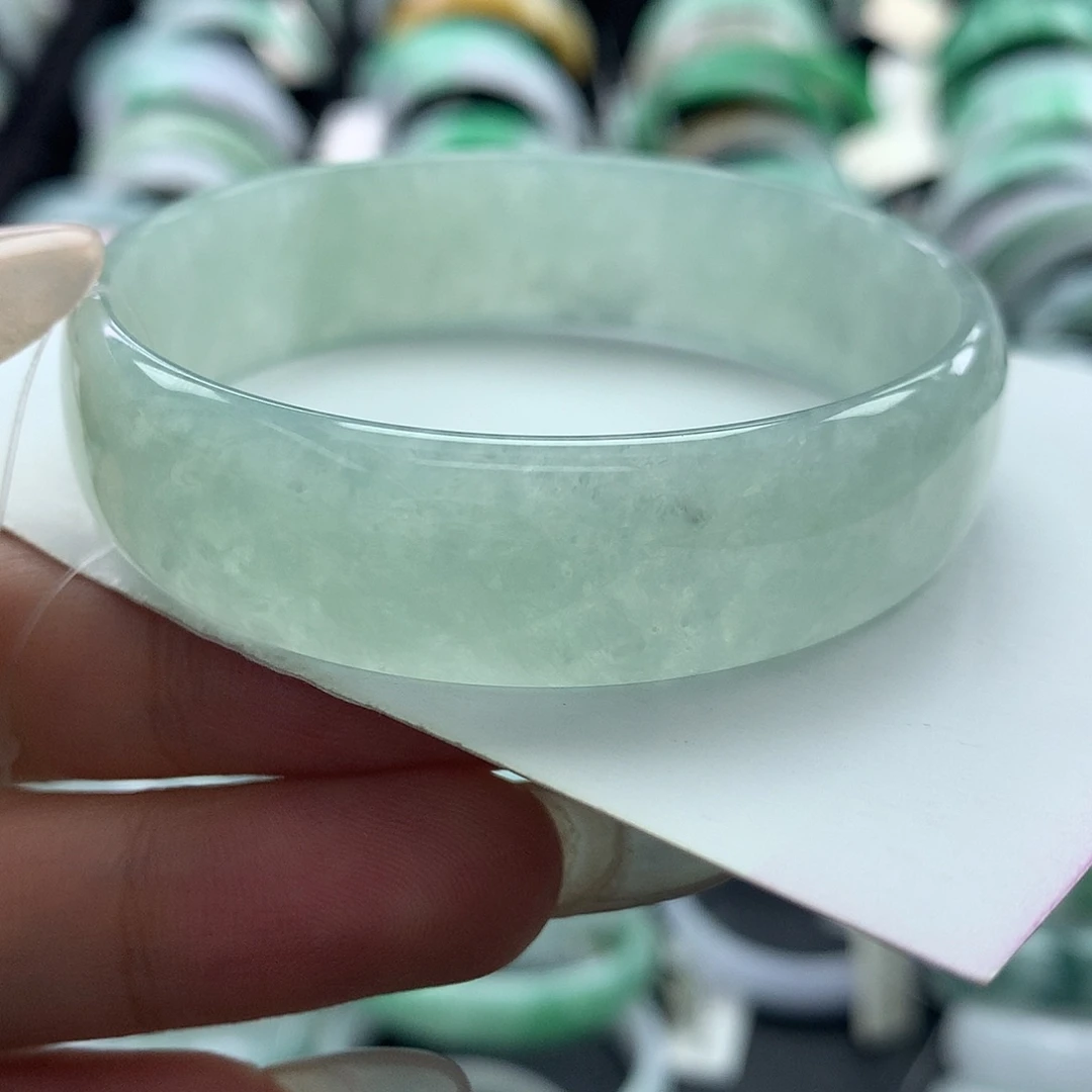 未镶嵌手镯翡翠公主