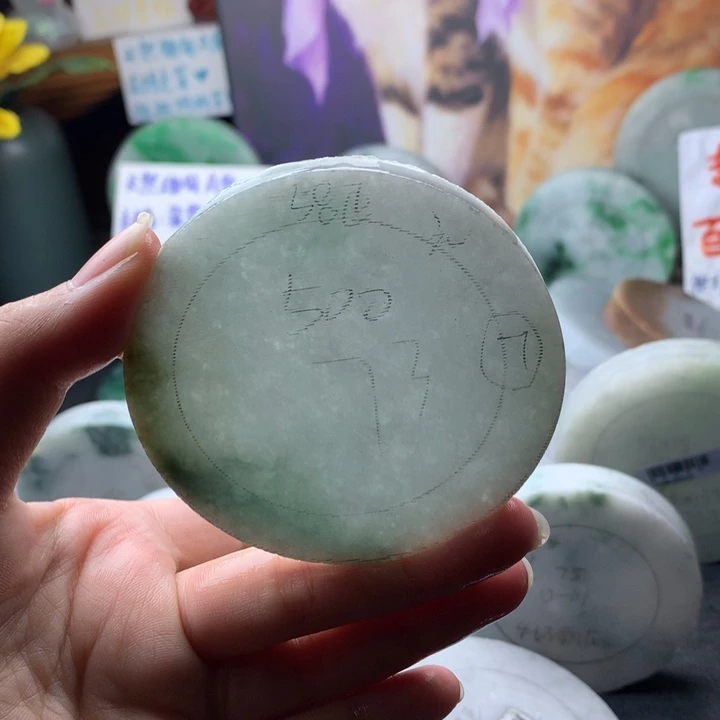 定制翡翠未镶嵌手镯