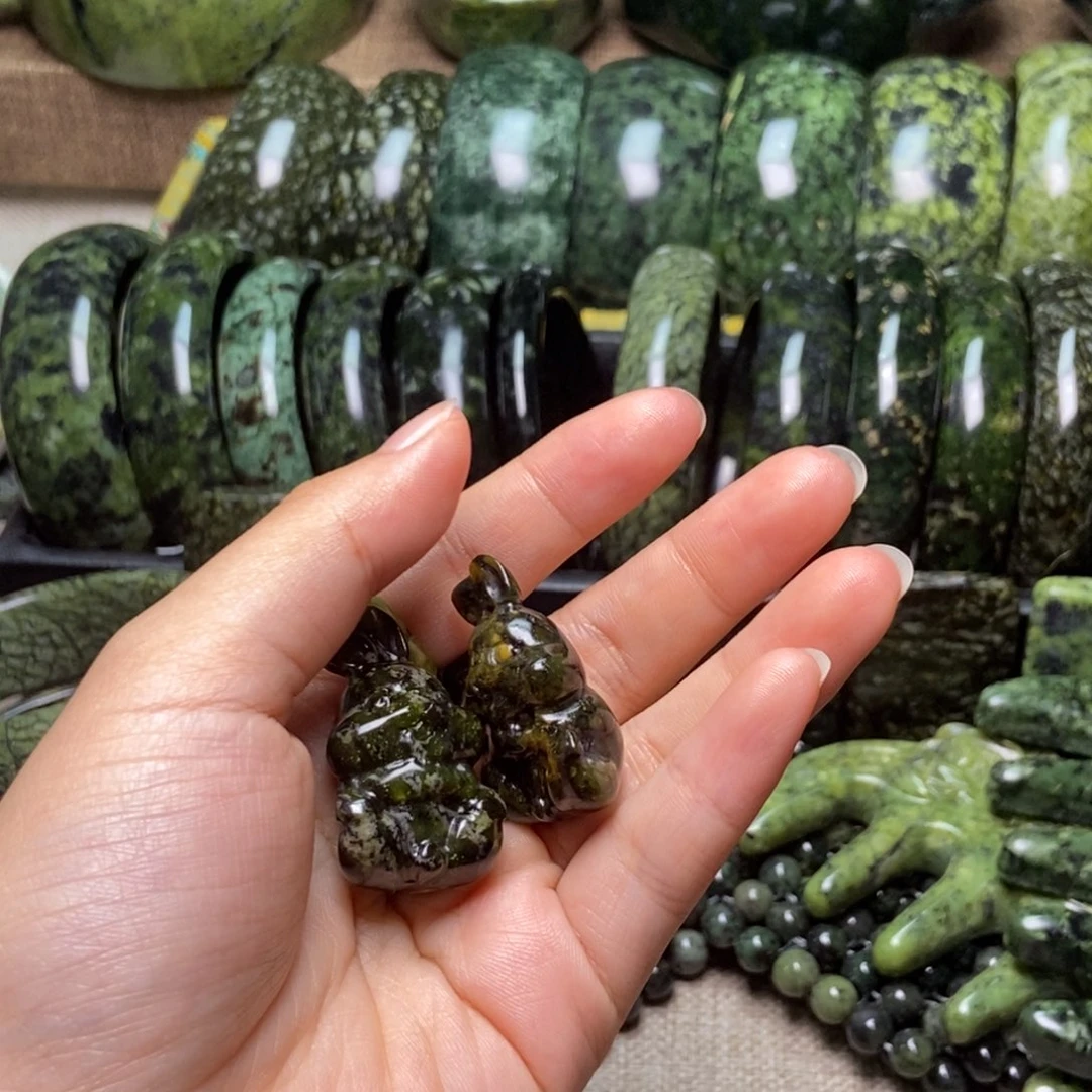 潇***6未镶嵌蛇纹石玉药王石