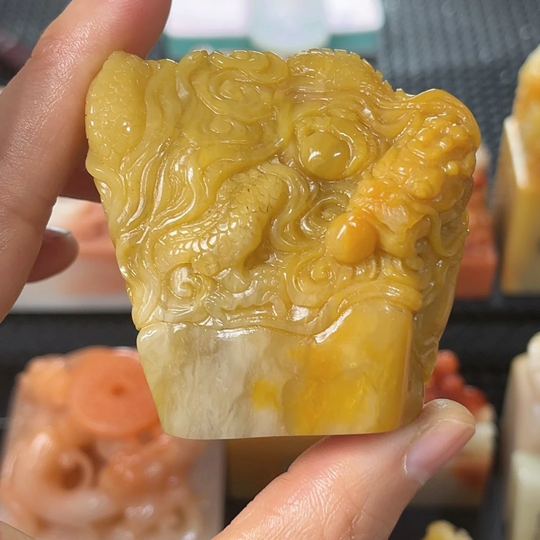 寿山石印石这种现象很明显