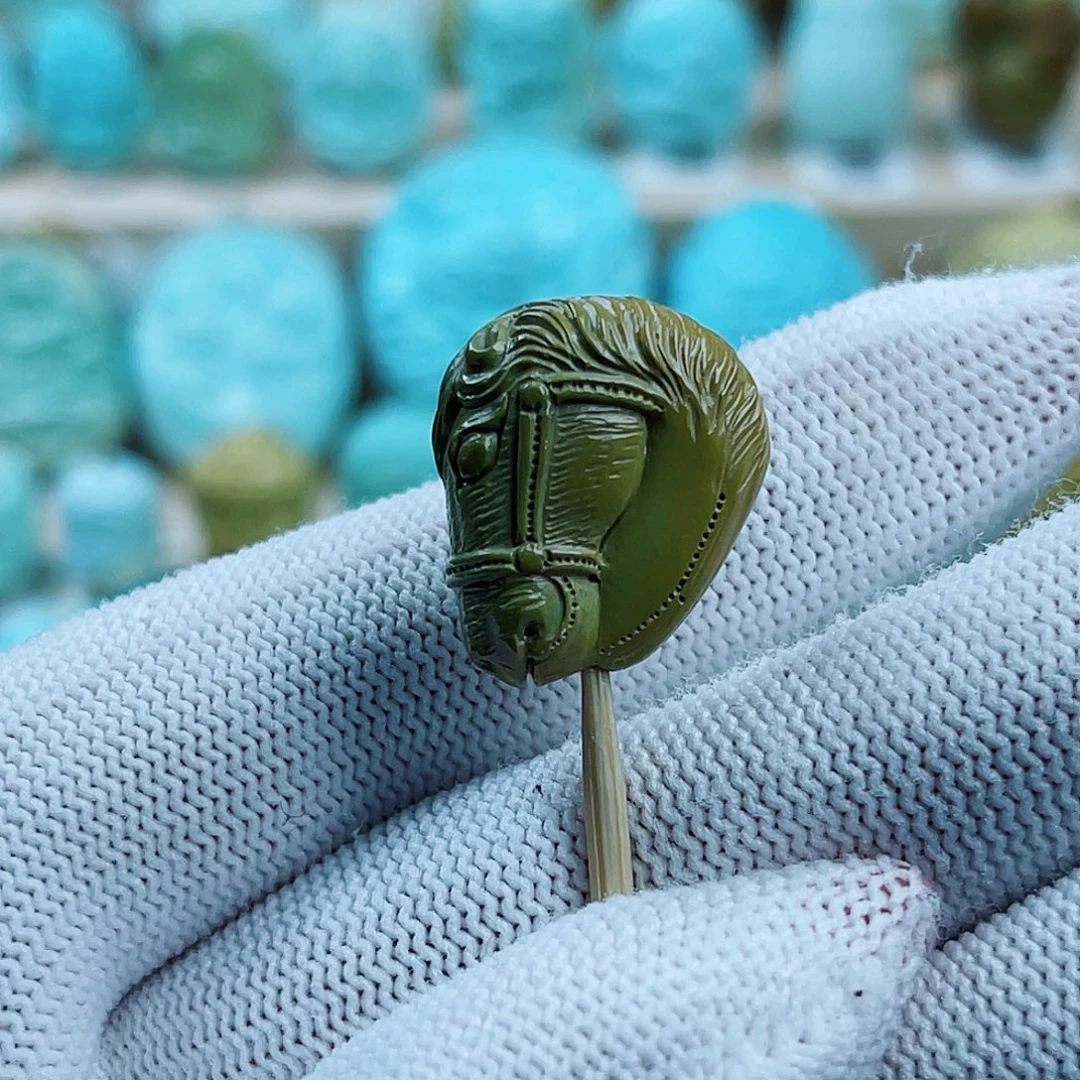 绿松石未镶嵌珠宝奇石