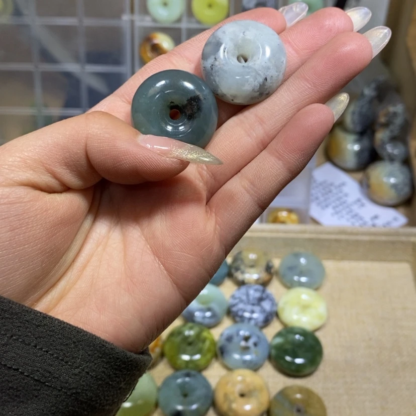 【闪购商品】蛇纹石玉颈饰未镶嵌35