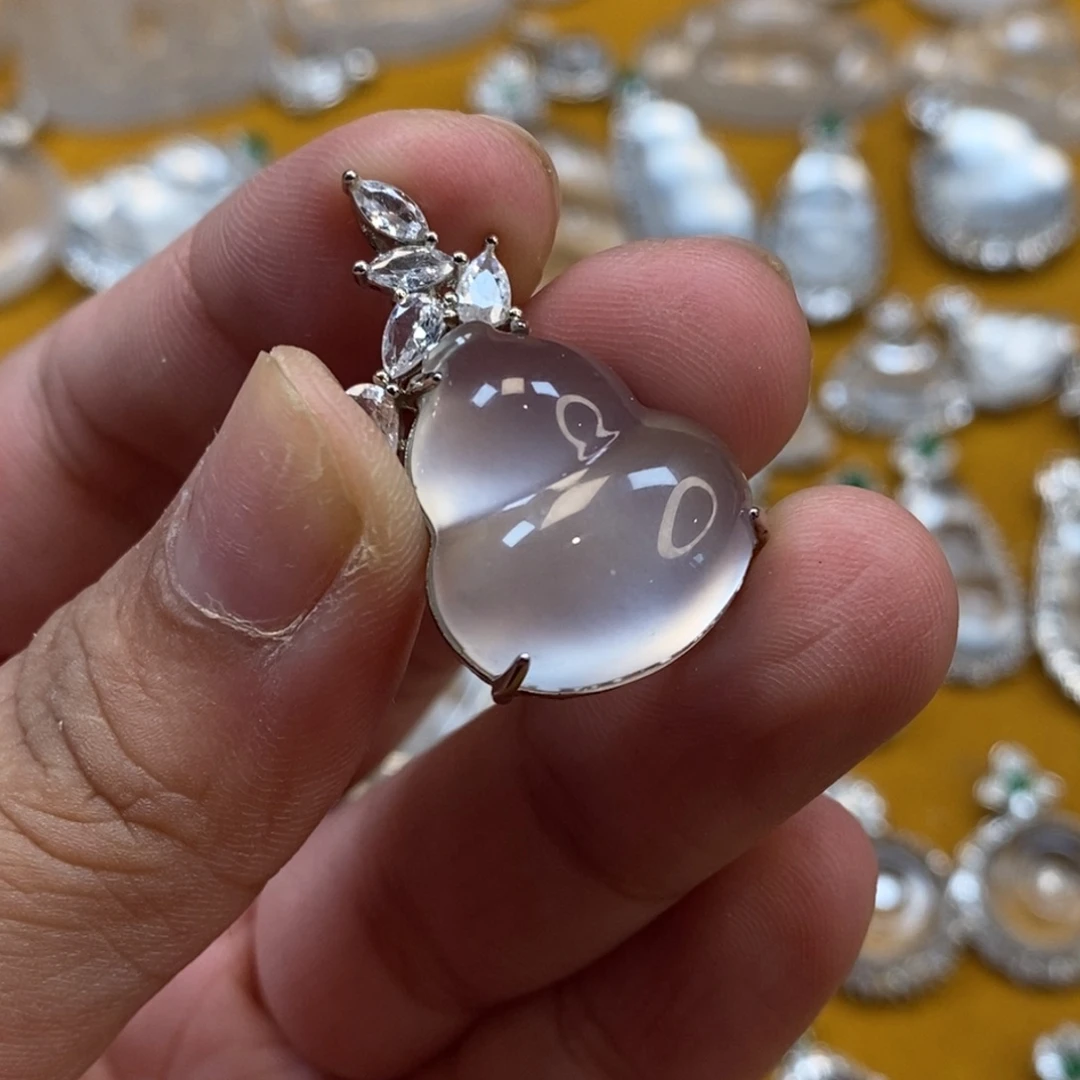 喜****颈饰银S925镶嵌石英质玉葫芦