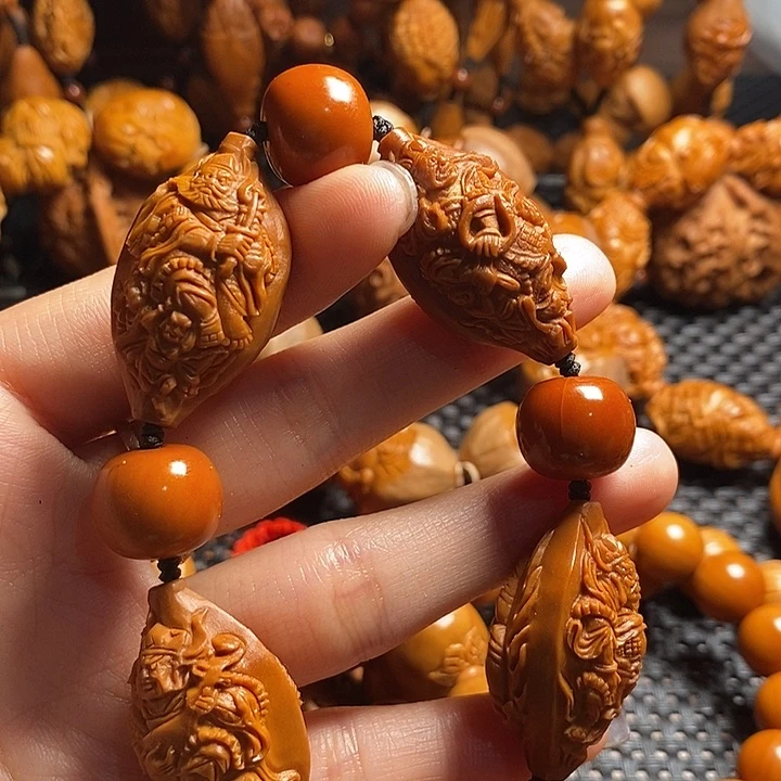 吊坠橄榄核四大天王