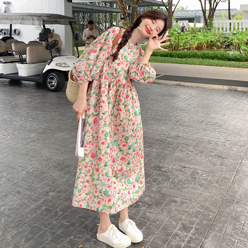 多巴胺碎花连衣裙2025夏季新款法式复古甜美泡泡袖度假风仙女裙子