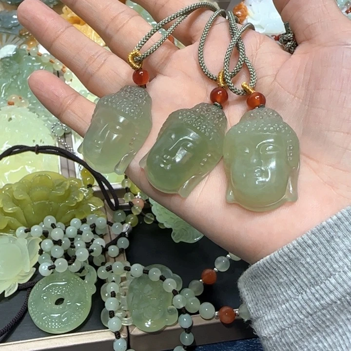 未镶嵌蛇纹石玉吊坠