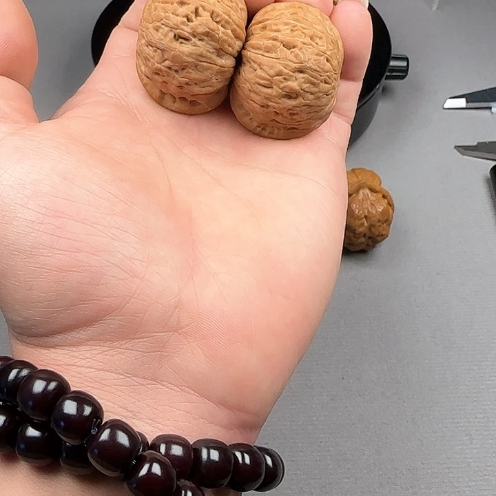 桃核把件慢*铁锤妹妹