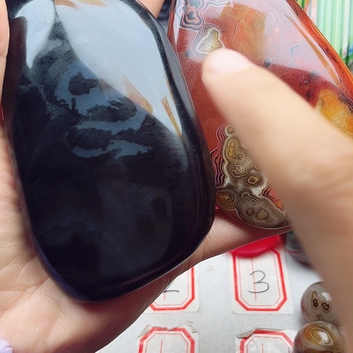 F***e玛瑙/玉髓未镶嵌珠宝奇石
