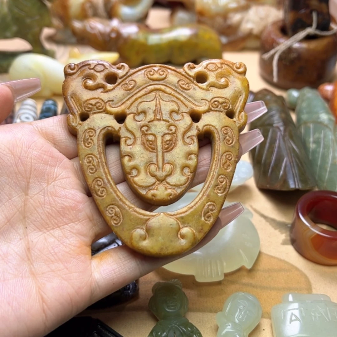 【闪购商品】蛇纹石玉颈饰未镶嵌