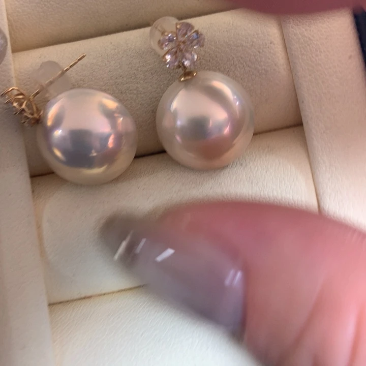 耳饰拼合珍珠（马贝珠）18K金镶嵌