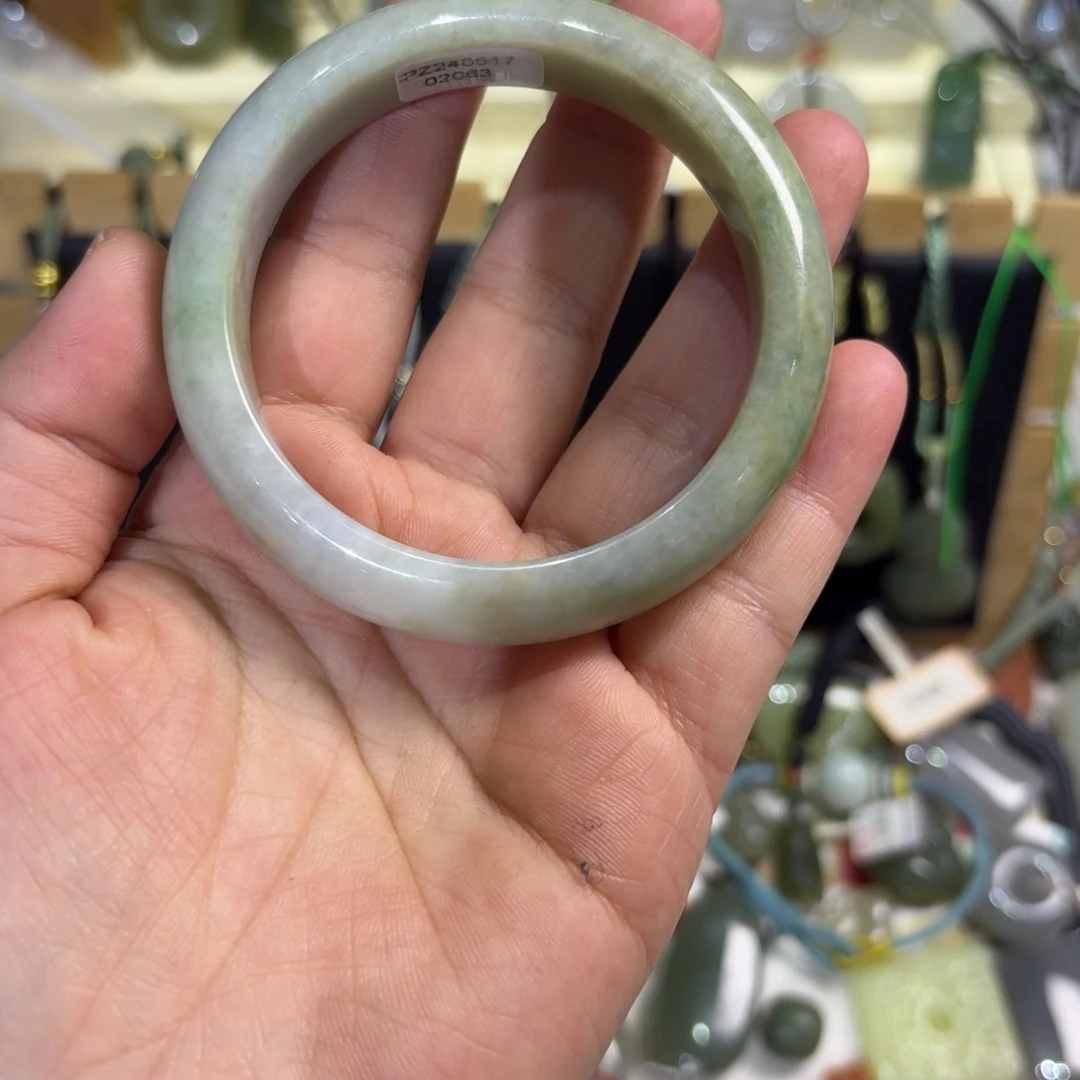 M***。翡翠未镶嵌手镯特价