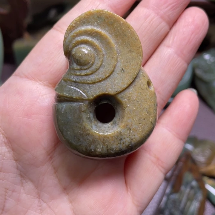 颈饰未镶嵌岫岩河磨玉（透闪石质玉）