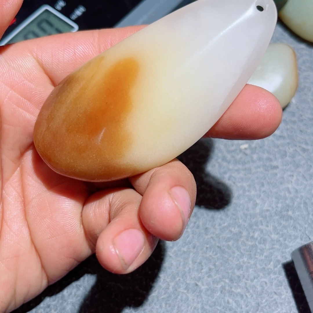 和田玉（糖玉）未镶嵌珠宝奇石