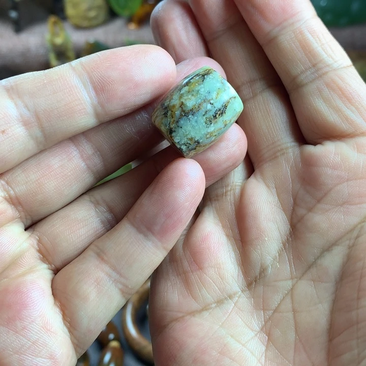 岫岩老玉(透闪石质玉)未镶嵌吊坠(赠链)留
