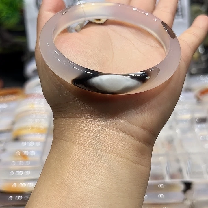 玛瑙/玉髓手镯未镶嵌62