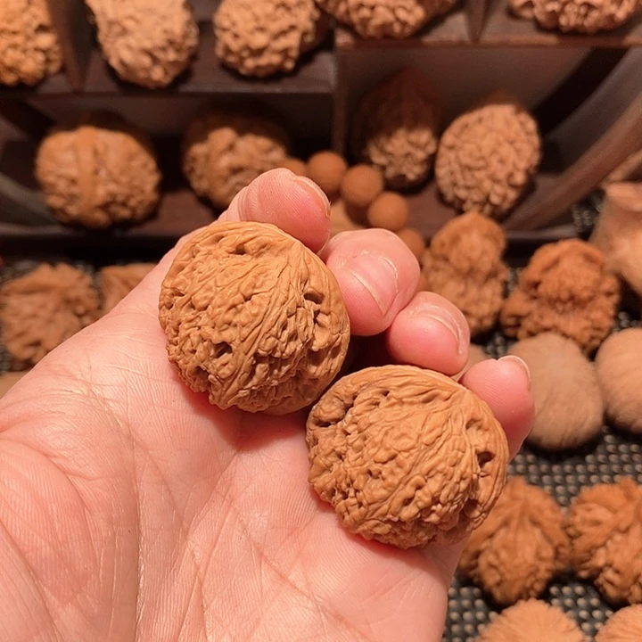 文玩核桃吊坠吴*r33尺南疆石练手对