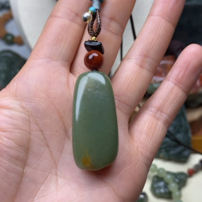 【闪购商品】未镶嵌岫岩河磨玉（透闪石质玉）挂件