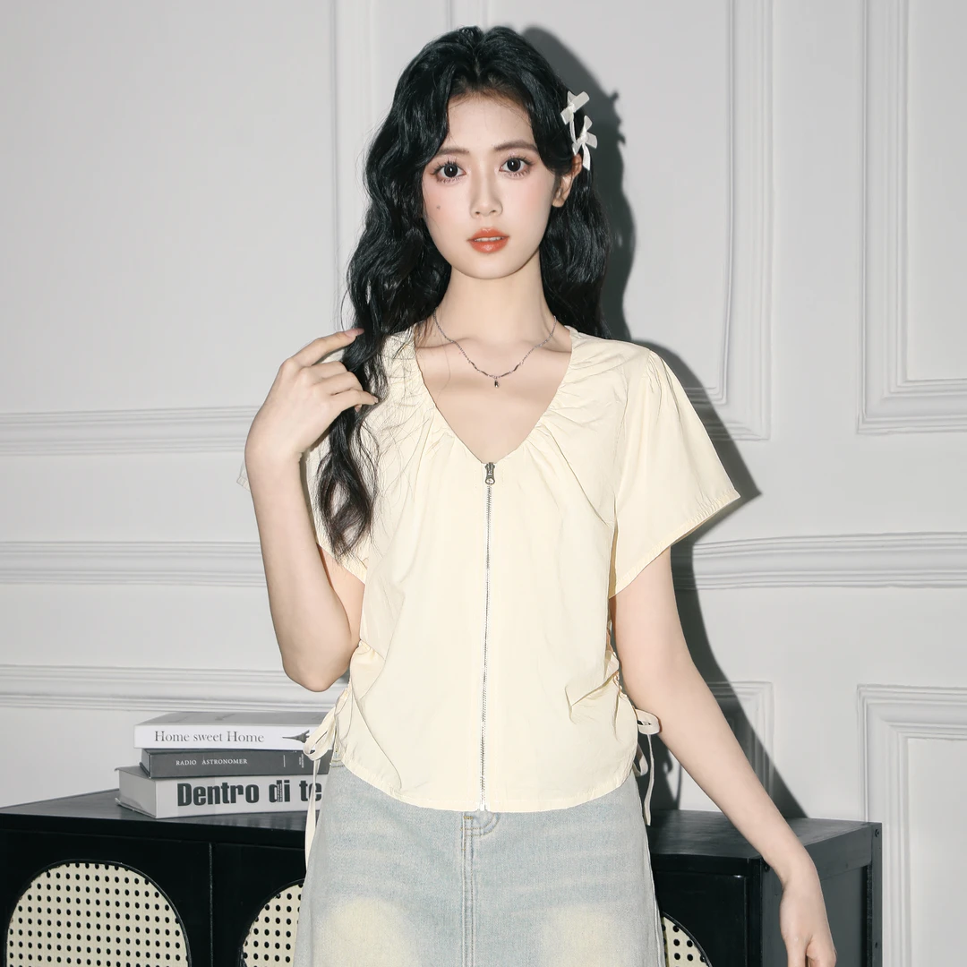 杏色V领短袖衬衫女夏2025夏季新款设计感抽绳收腰衬衣别致短上衣