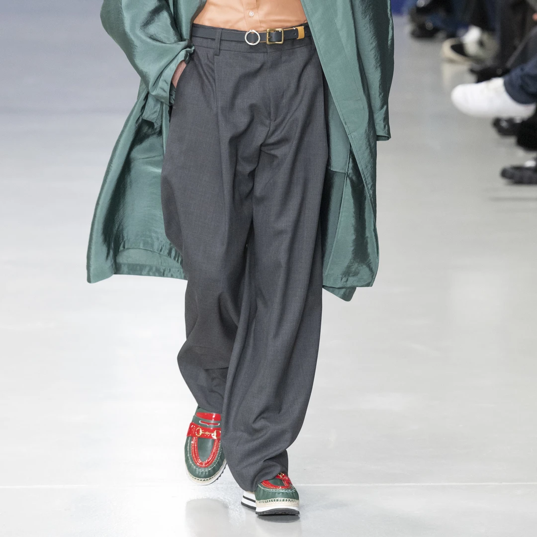 2025春夏新款薄款休闲西裤男士宽松版垂感时尚都市男裤长裤潮牌