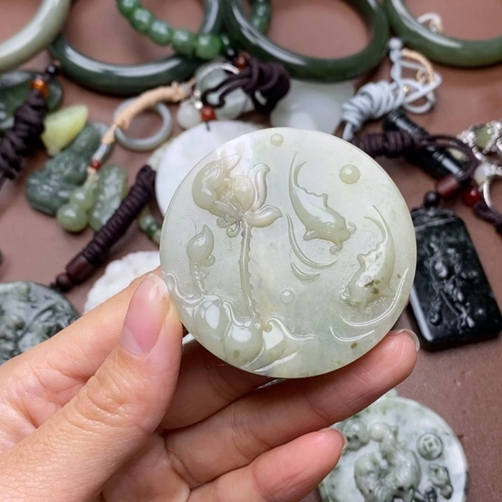 独山玉未镶嵌颈饰