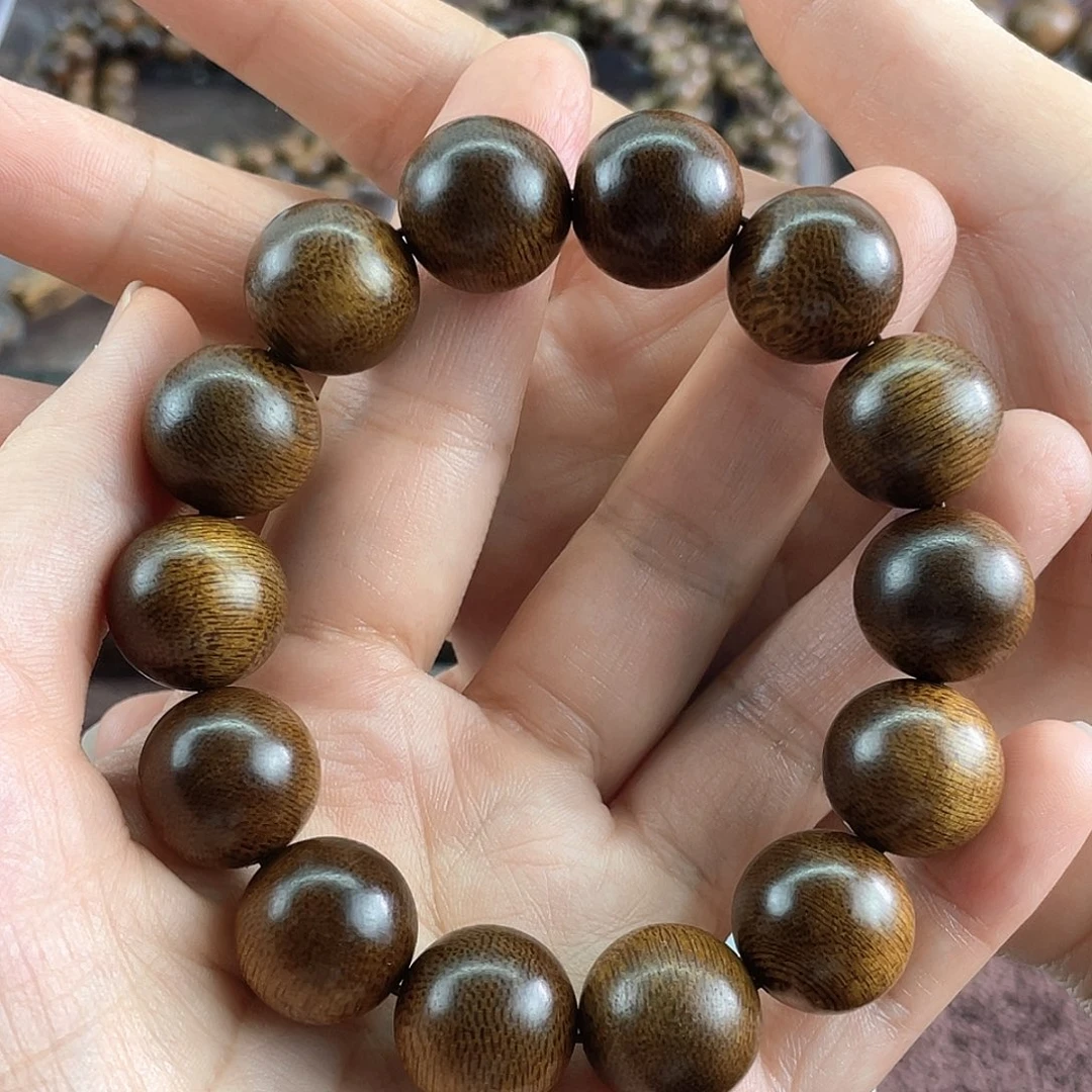沉香手串木****?越南芽庄白棋