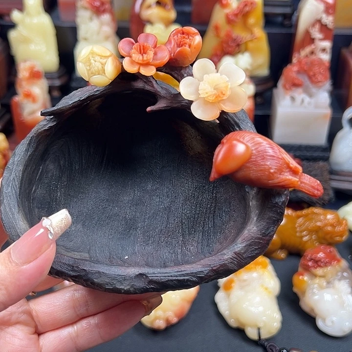 寿山石三彩老性芙蓉石