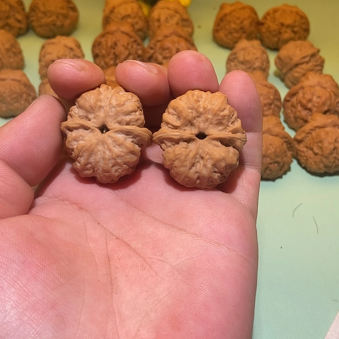 文玩核桃吊坠小*鸽蛤蟆头35一对