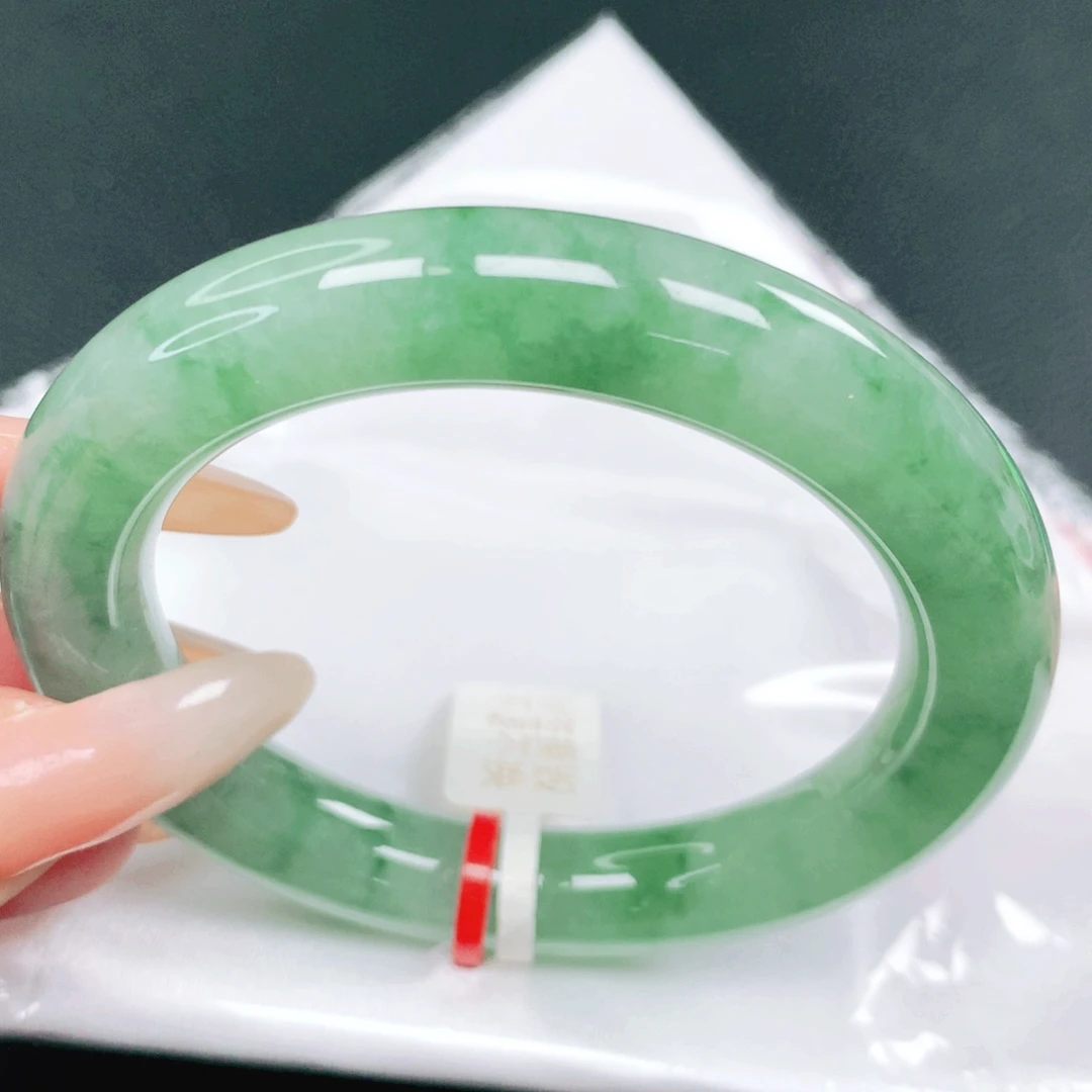 翡翠未镶嵌手镯55.56