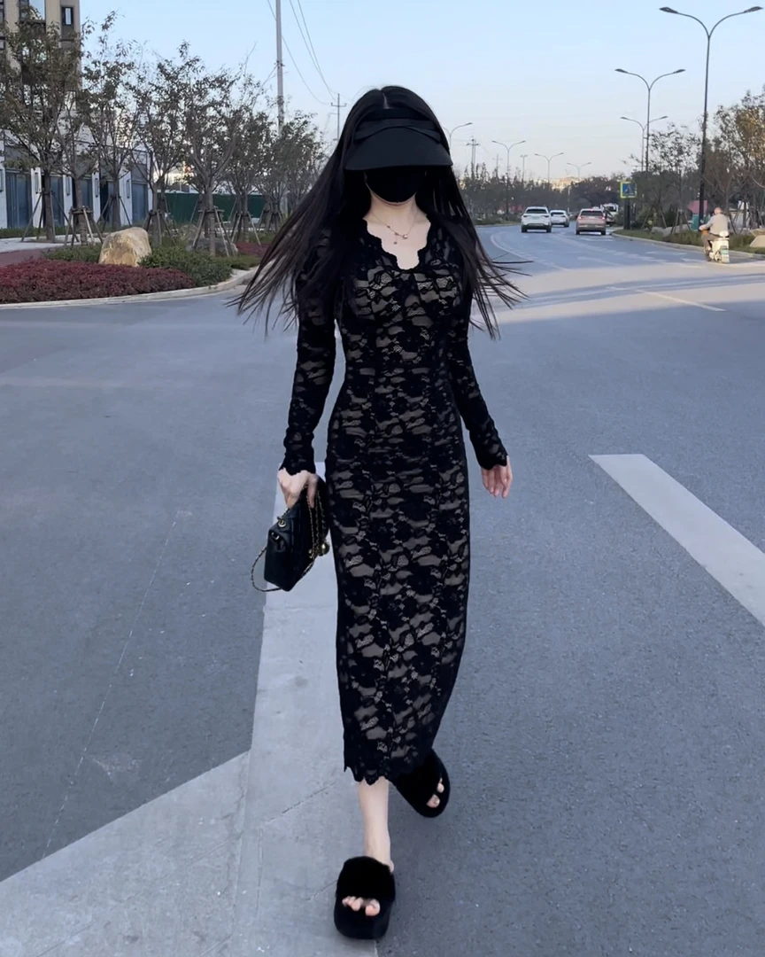 显瘦女人味蕾丝加绒带胸垫连衣裙