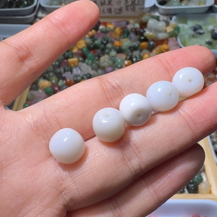 和田玉未镶嵌珠宝半成品