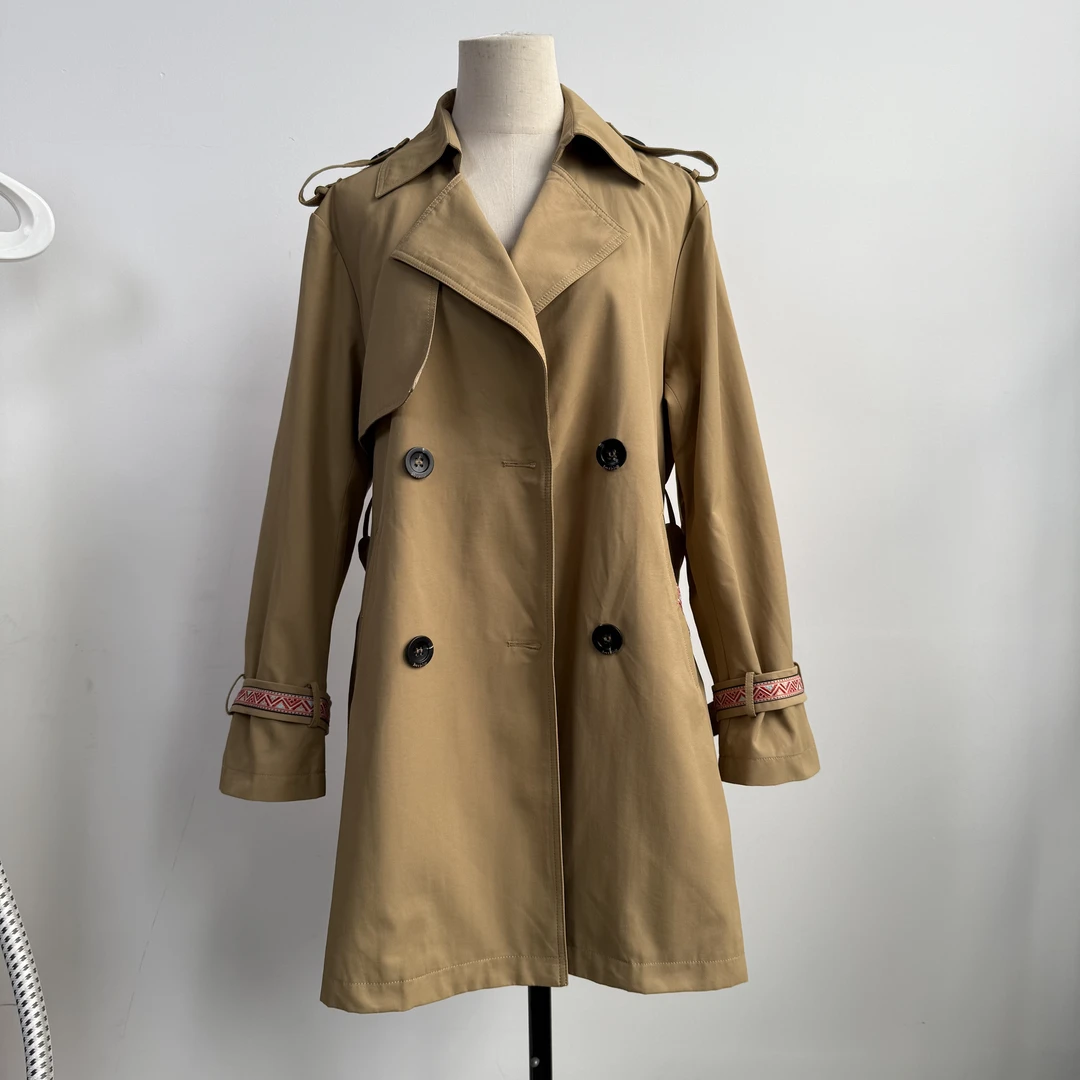 B2202 女士卡其色气质休闲款双排扣风衣(瑕疵染色)