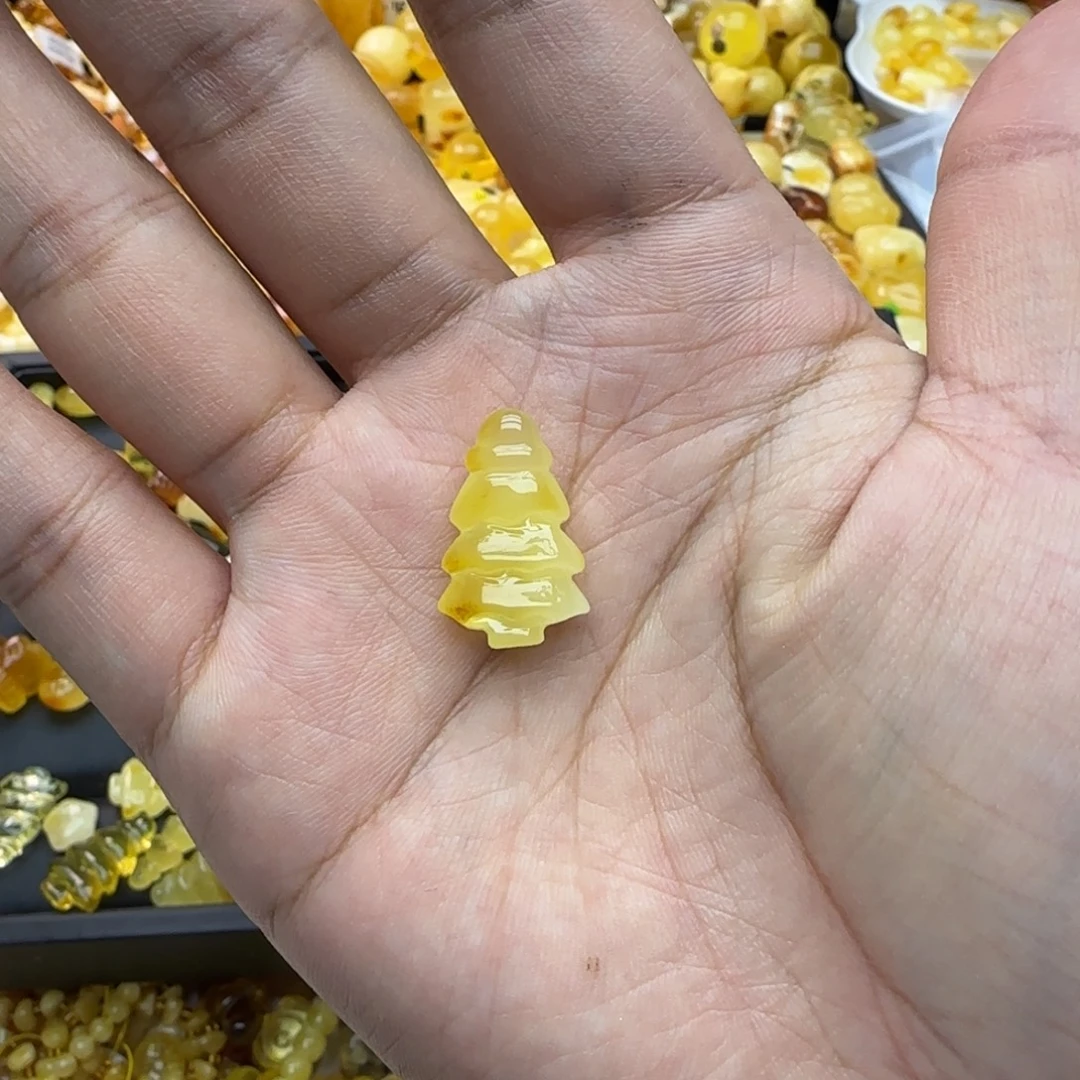 琥珀未镶嵌裸石0.82g