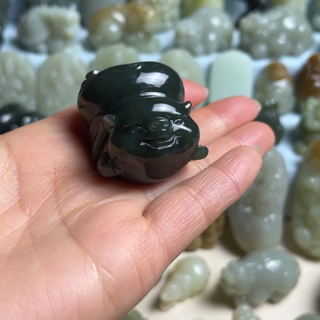 和田玉未镶嵌把件