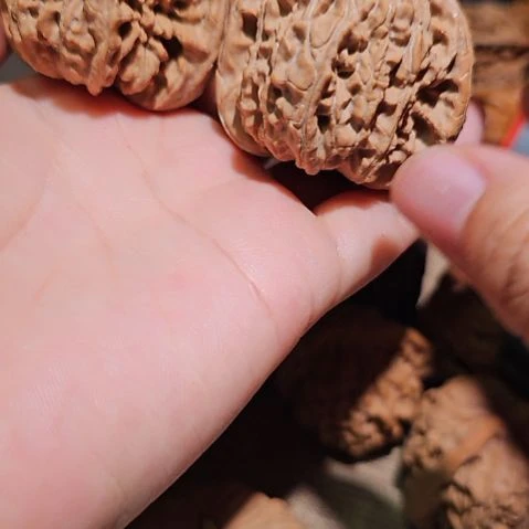 文玩核桃吊坠44白狮子