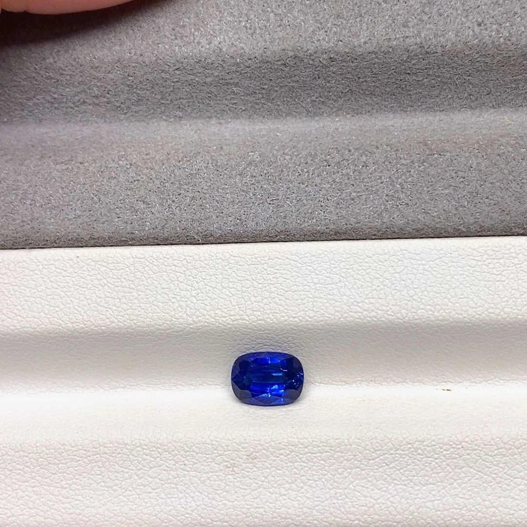 裸石蓝宝石1.51克拉天然皇家蓝宝石