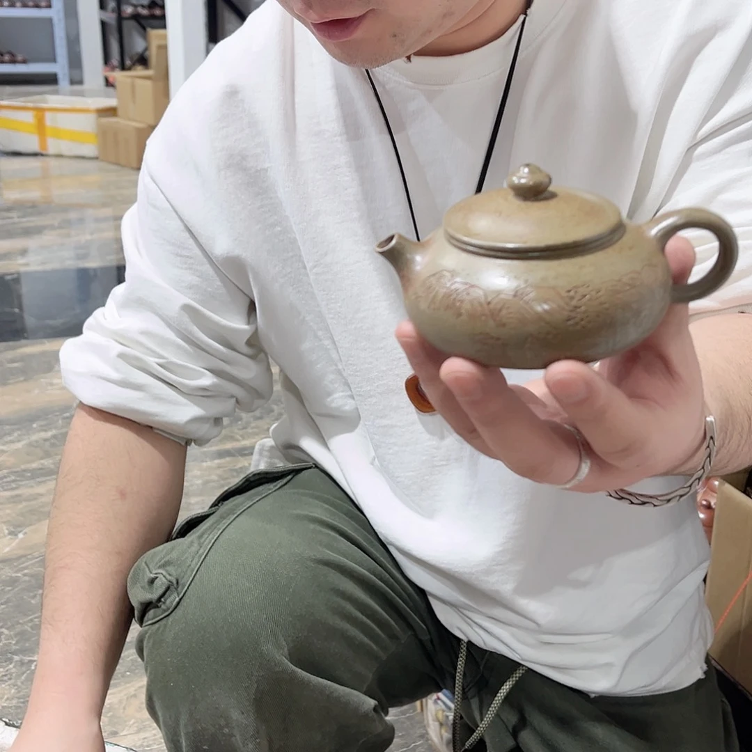 茶壶紫砂Chugging