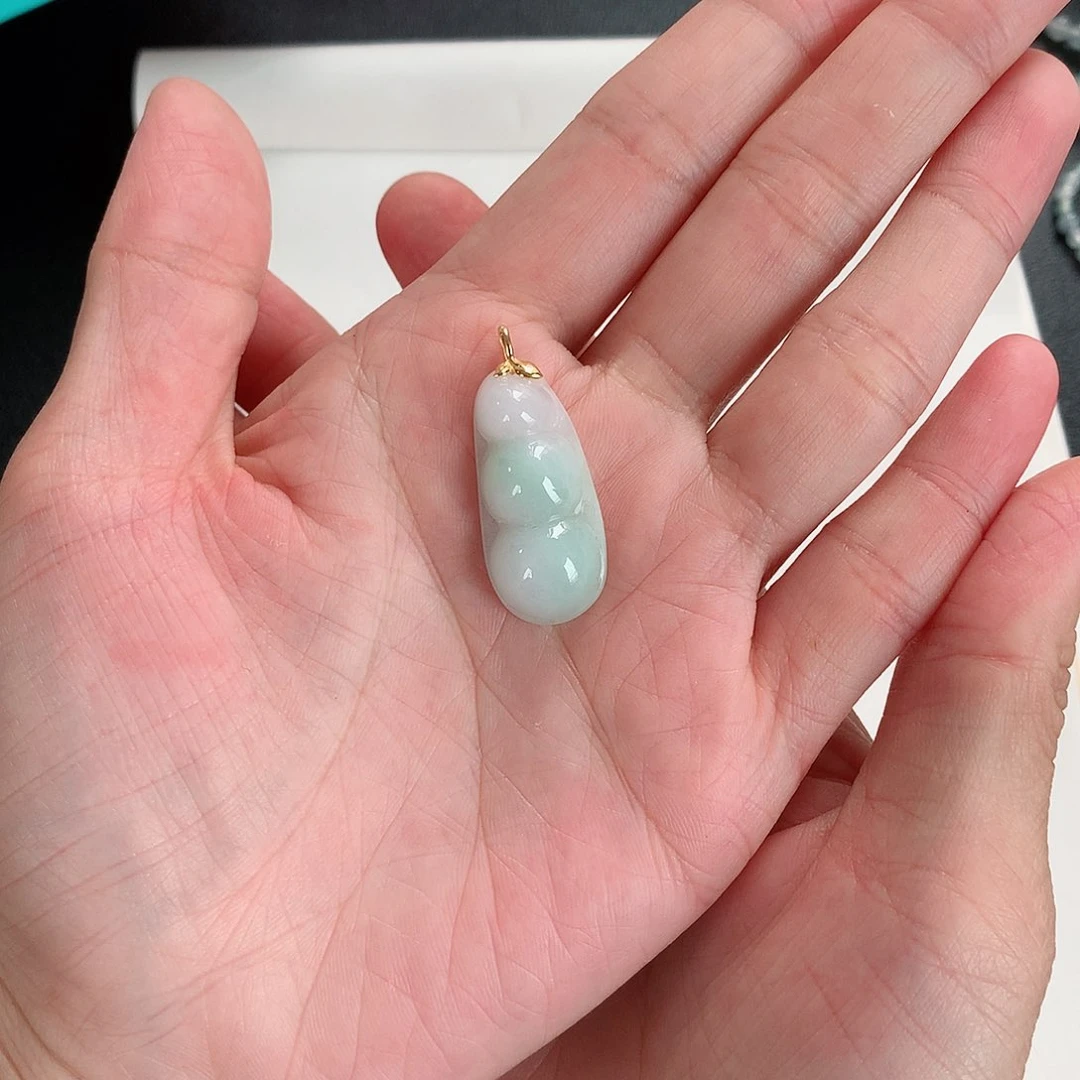 颈饰18K金镶嵌翡翠豆